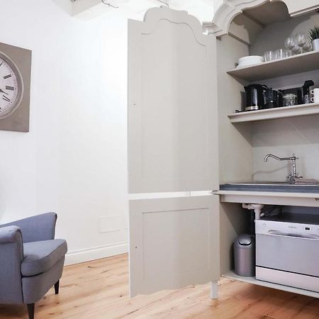 Art Apartment Black & White Suite Флоренция Екстериор снимка