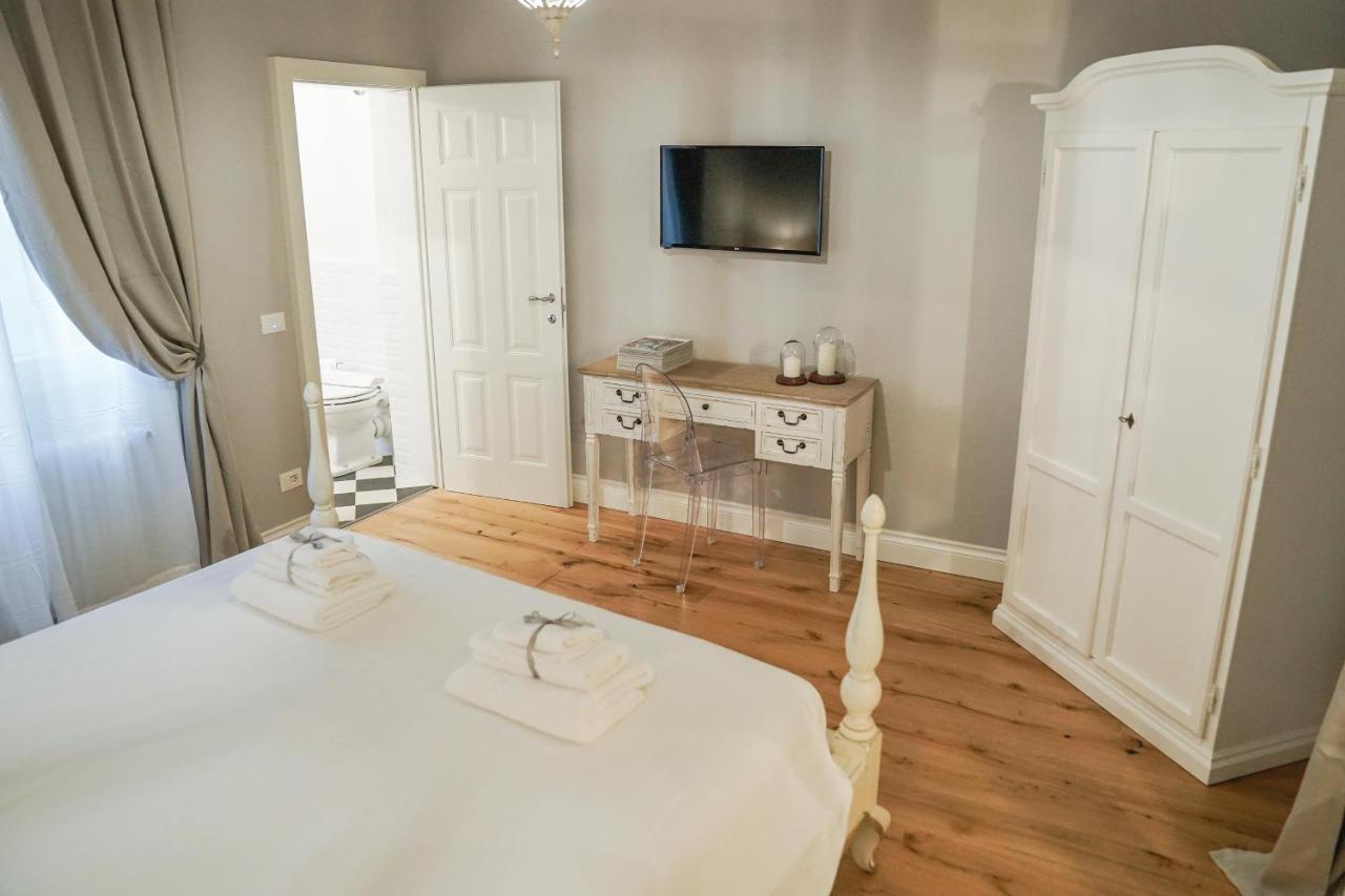 Art Apartment Black & White Suite Флоренция Екстериор снимка