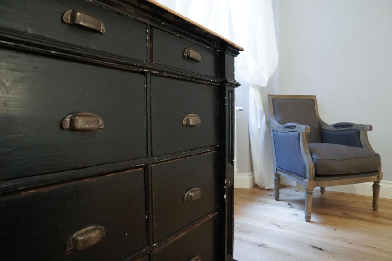 Art Apartment Black & White Suite Флоренция Екстериор снимка