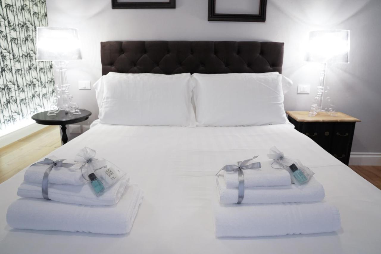Art Apartment Black & White Suite Флоренция Екстериор снимка