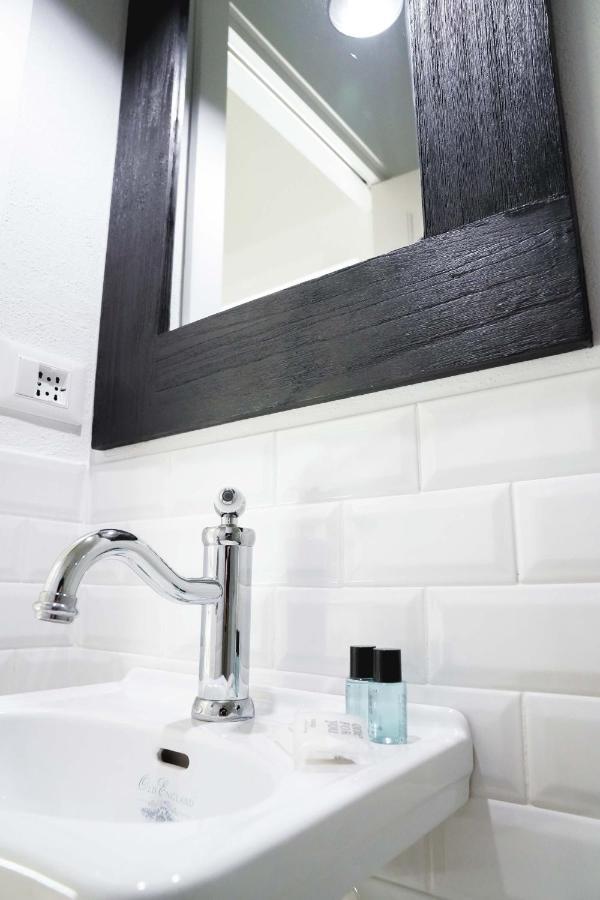 Art Apartment Black & White Suite Флоренция Екстериор снимка