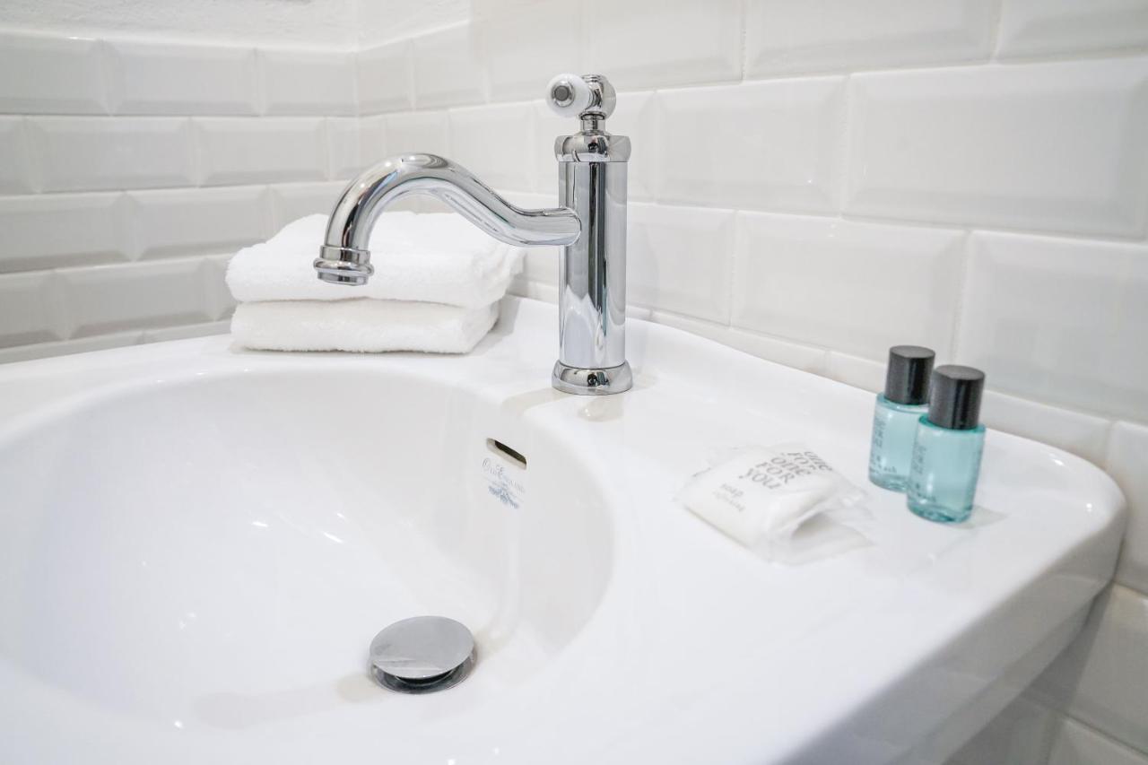 Art Apartment Black & White Suite Флоренция Екстериор снимка