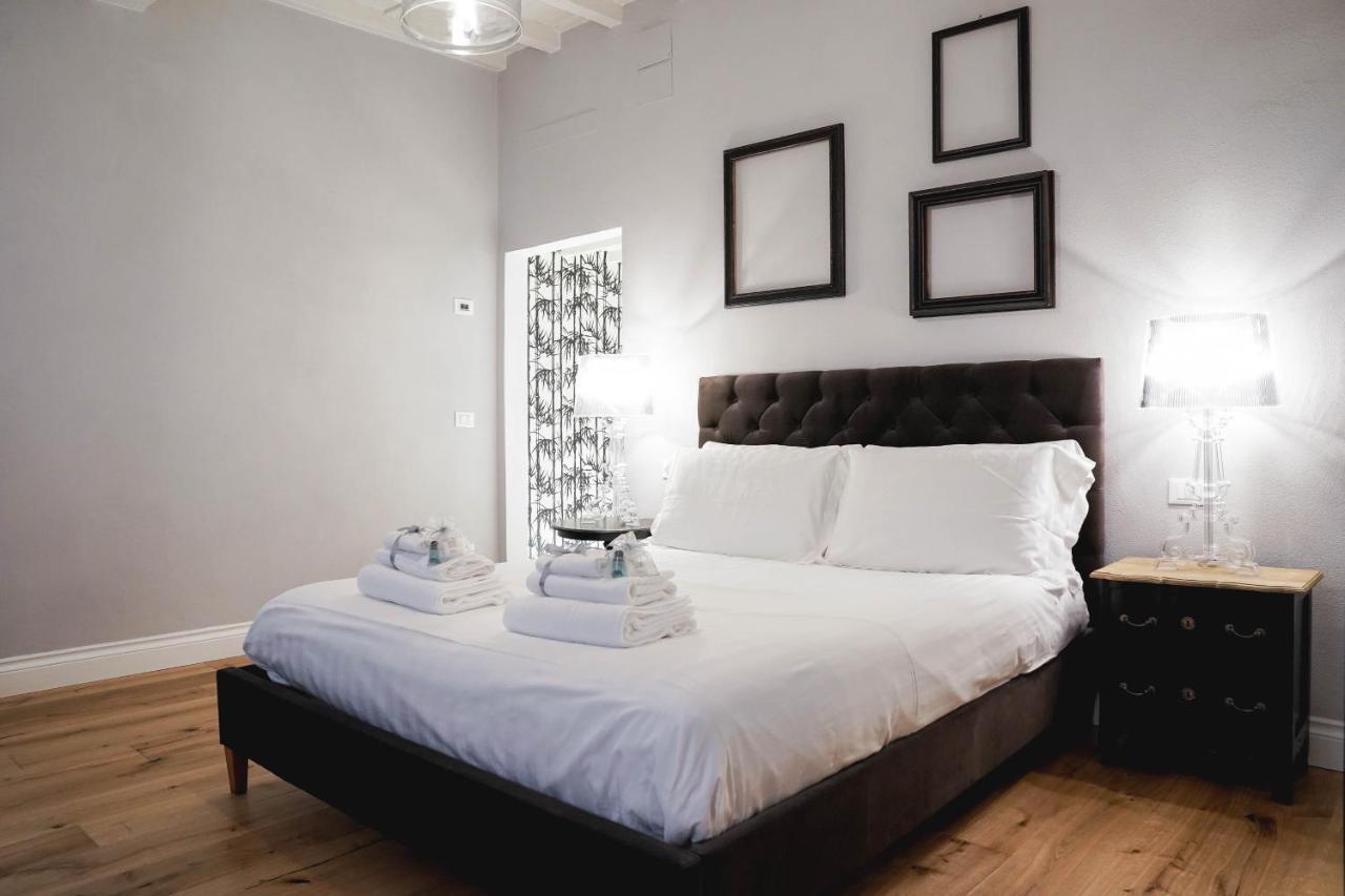Art Apartment Black & White Suite Флоренция Екстериор снимка