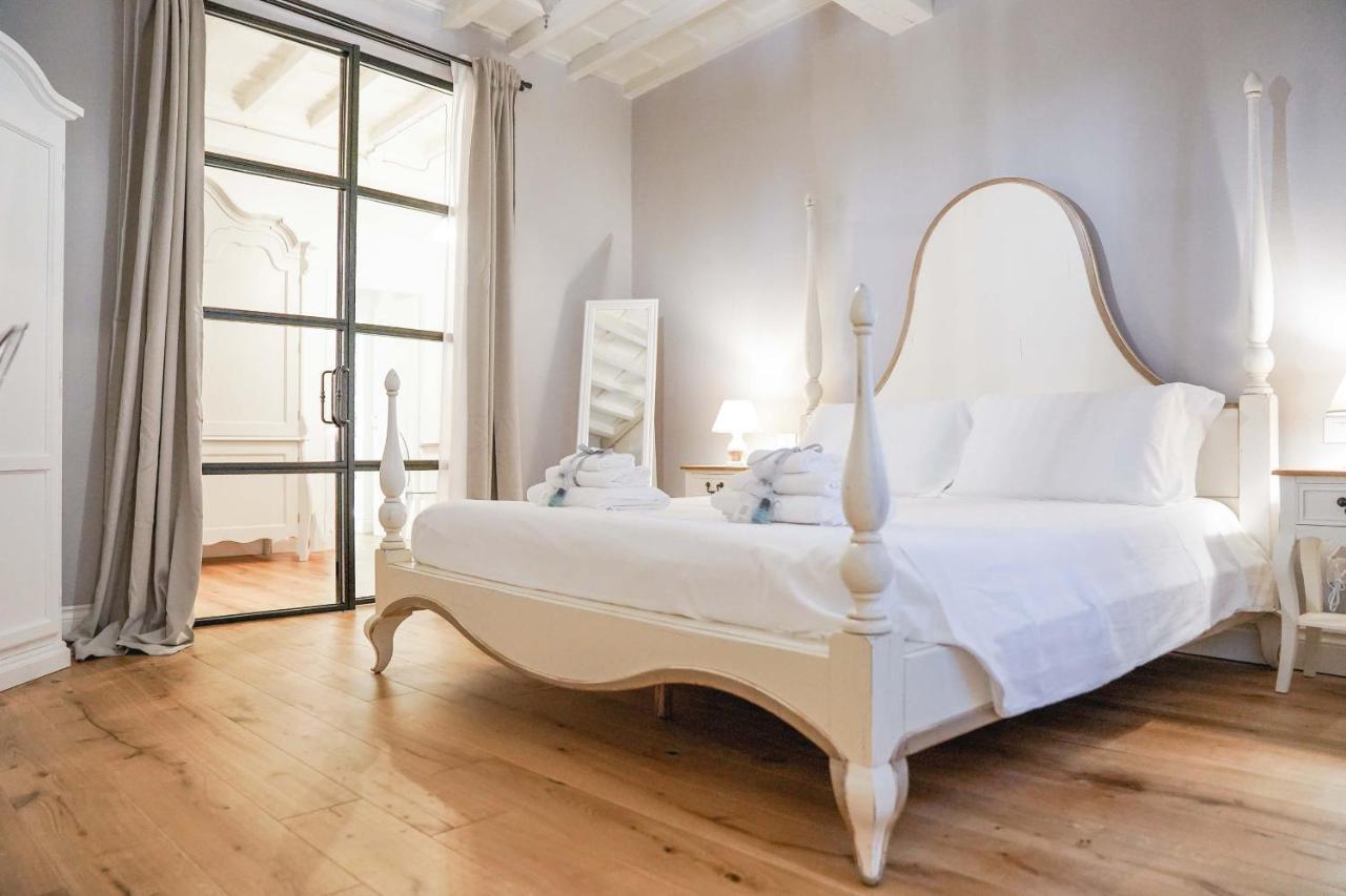 Art Apartment Black & White Suite Флоренция Екстериор снимка