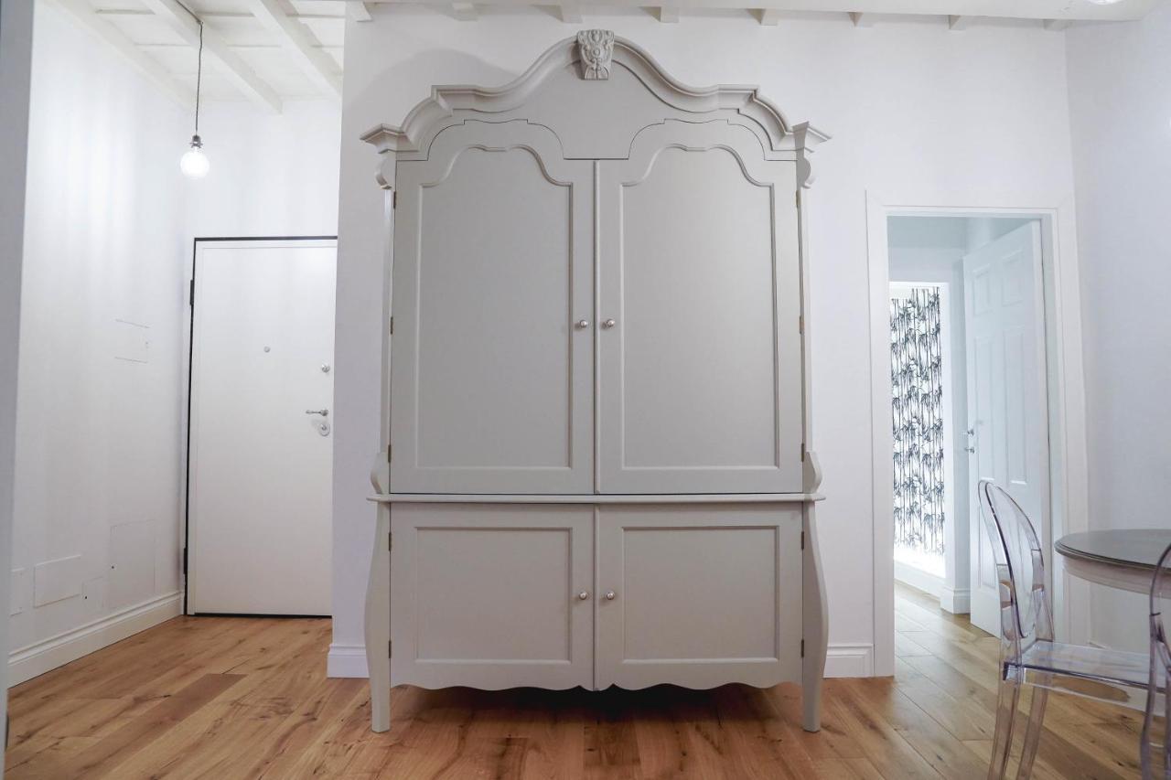 Art Apartment Black & White Suite Флоренция Екстериор снимка