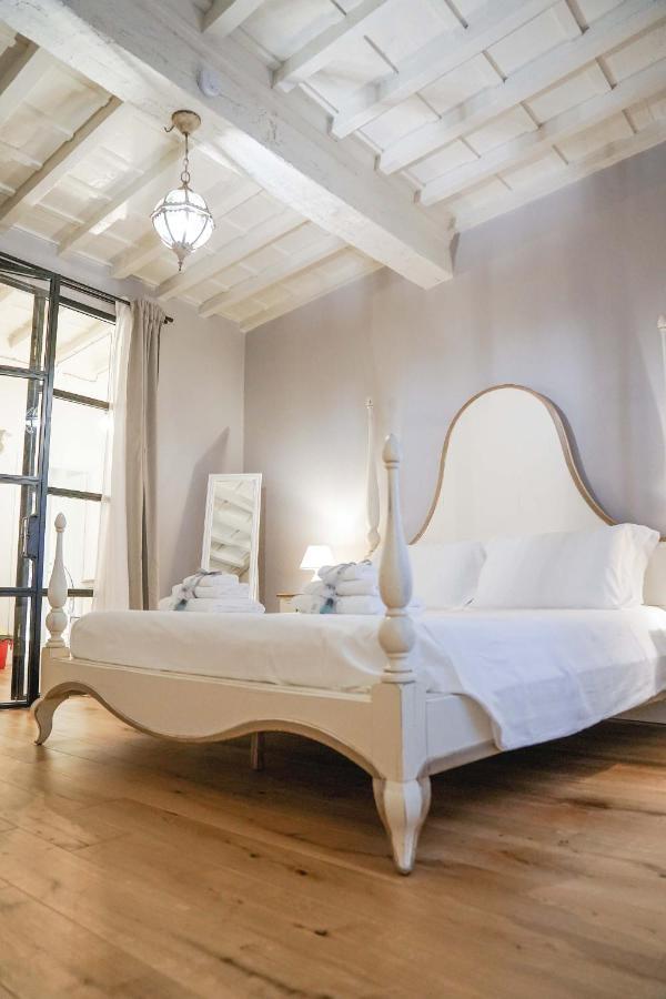 Art Apartment Black & White Suite Флоренция Екстериор снимка