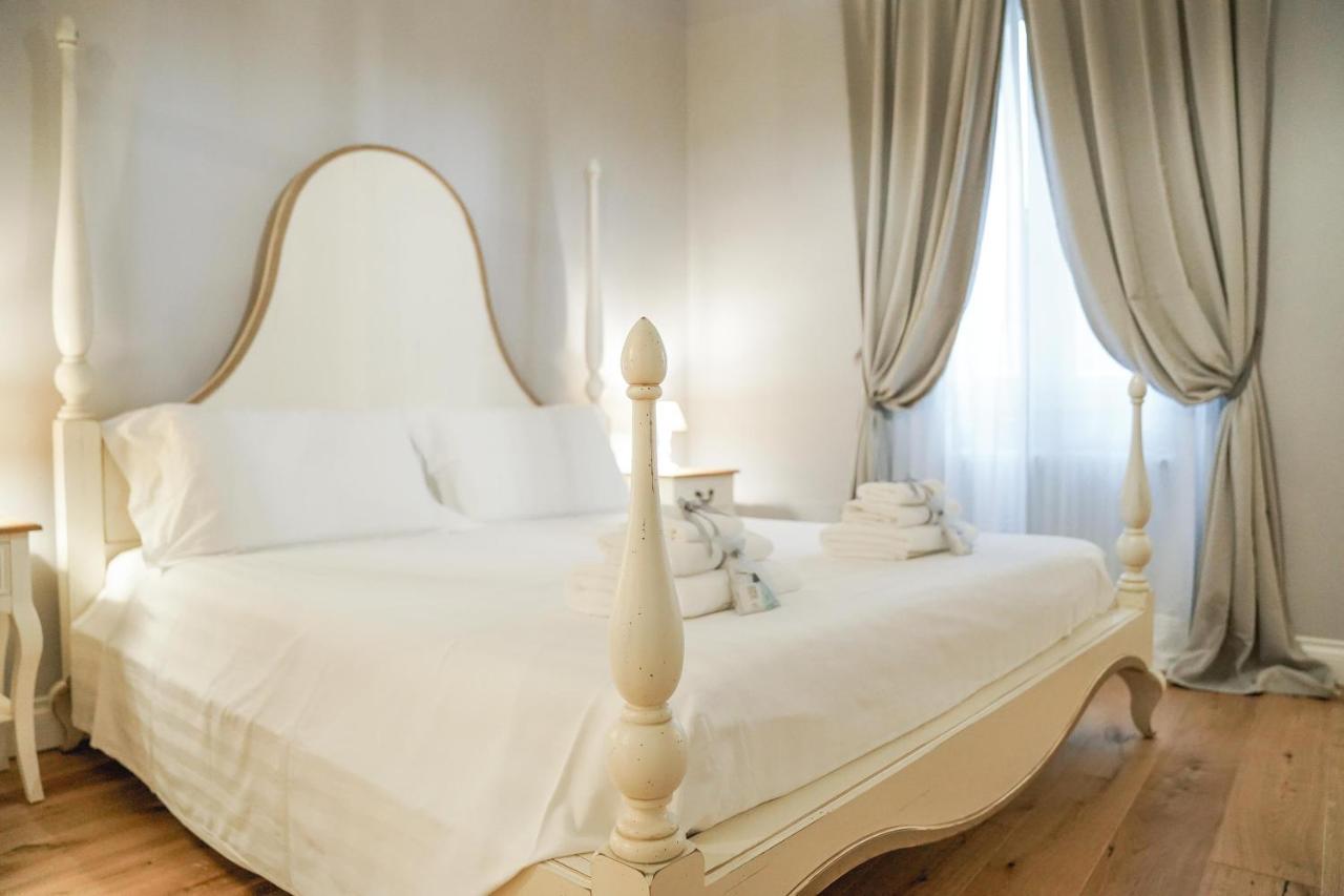 Art Apartment Black & White Suite Флоренция Екстериор снимка