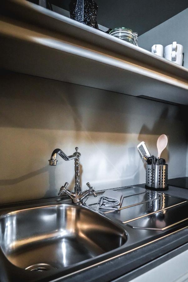 Art Apartment Black & White Suite Флоренция Екстериор снимка