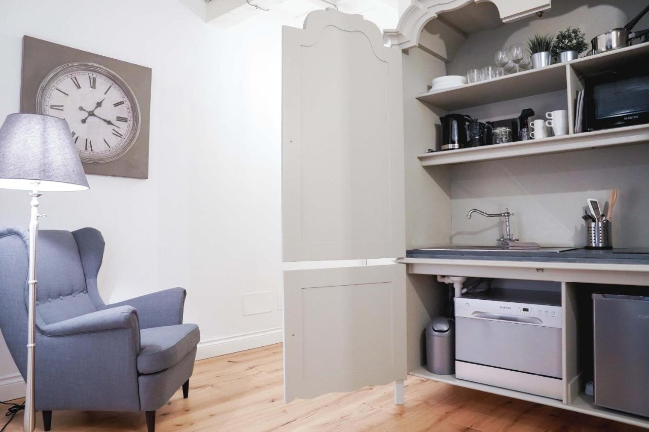 Art Apartment Black & White Suite Флоренция Екстериор снимка