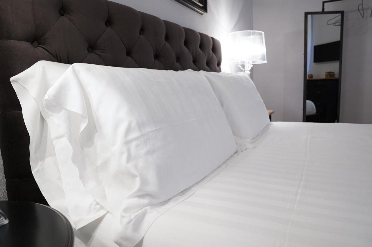 Art Apartment Black & White Suite Флоренция Екстериор снимка