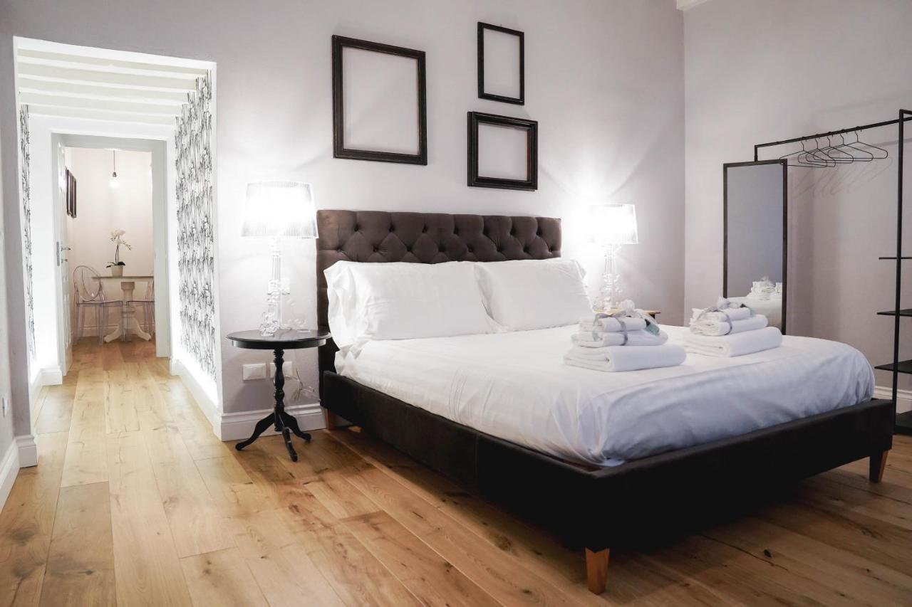 Art Apartment Black & White Suite Флоренция Екстериор снимка