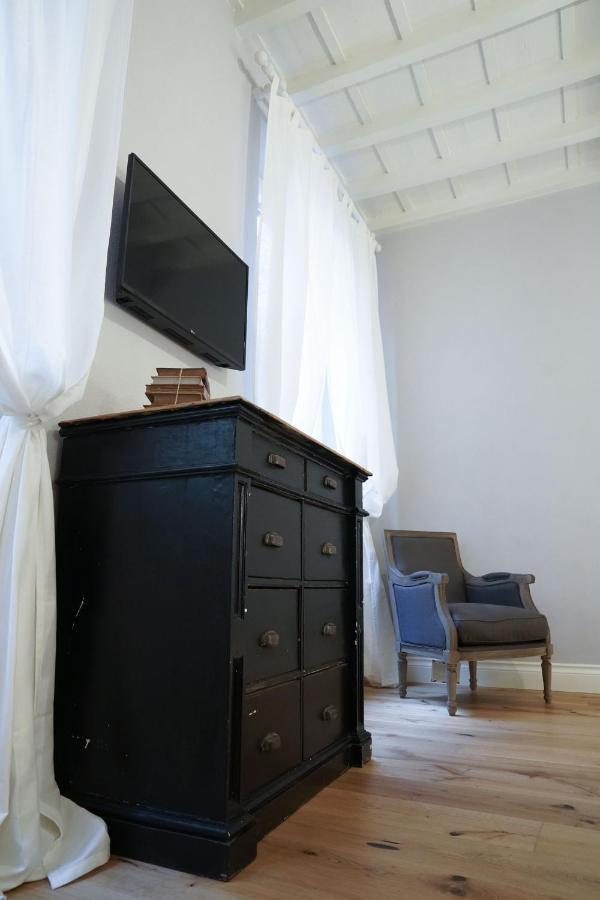Art Apartment Black & White Suite Флоренция Екстериор снимка