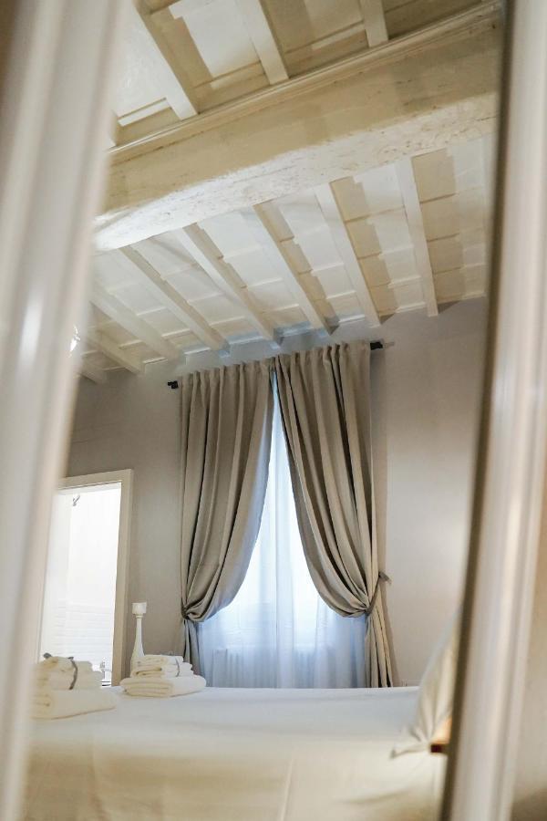 Art Apartment Black & White Suite Флоренция Екстериор снимка